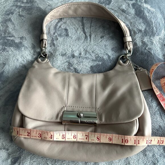 Cream Coach Shoulder Bag - Picture 4 of 13